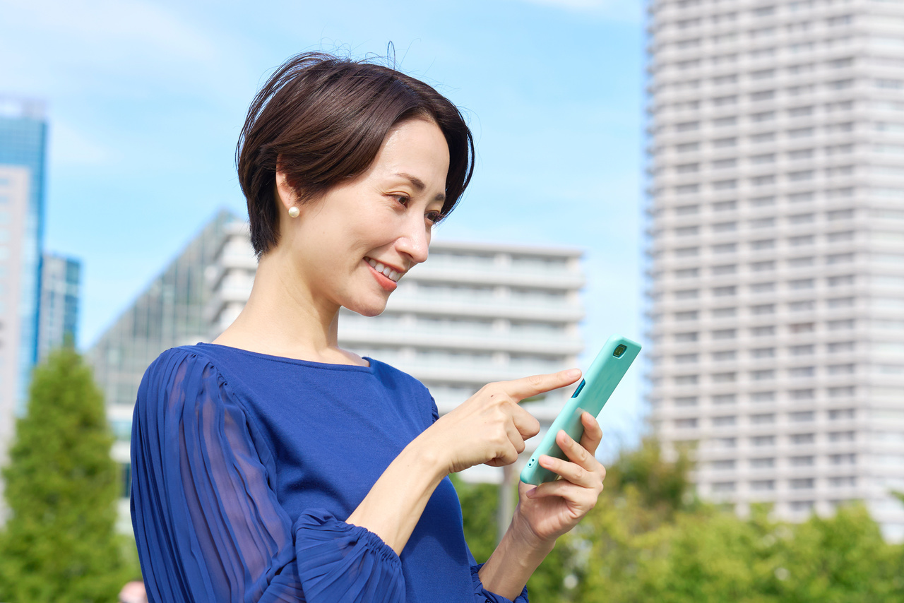 結婚に迷ったときに価値観や理想を整理する女性