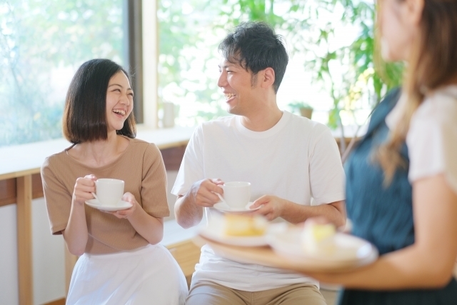 結婚して良かったと感じる日常の瞬間を楽しむ夫婦