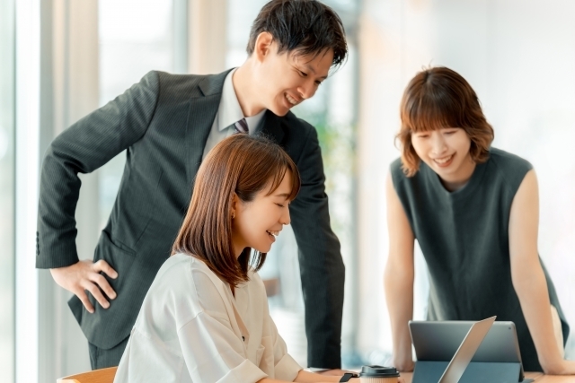 社会人サークルや異業種交流会での出会い
